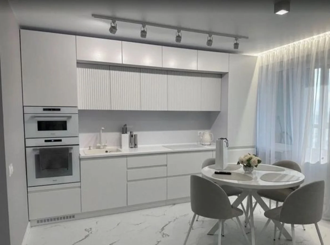 Кухни на заказ от мастера: изготовление и установка
