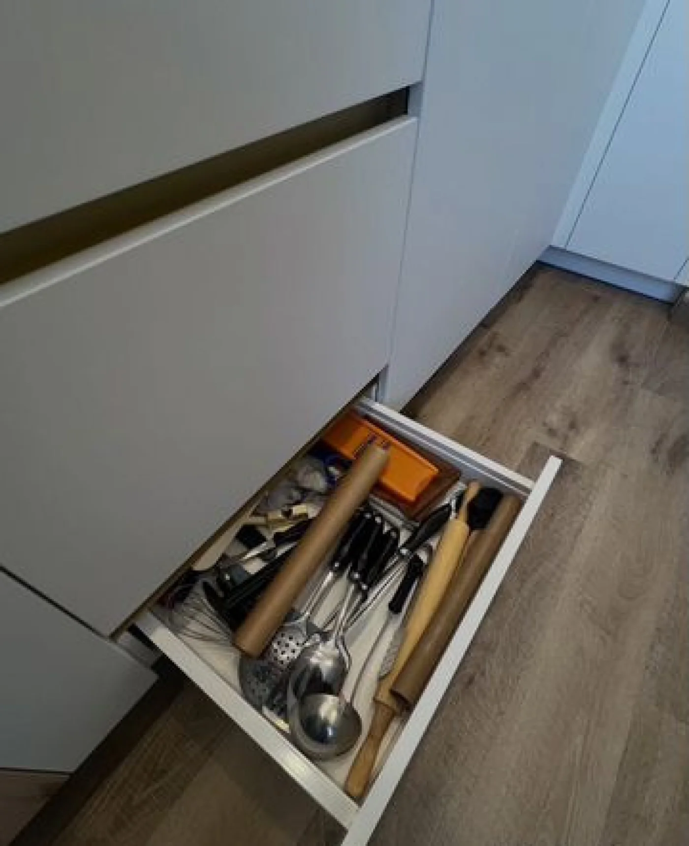 Угловая кухня на заказ от производителя, сборка включена